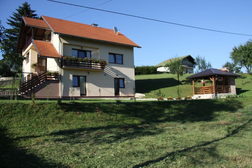 Apartment Ante Слуни Екстериор снимка