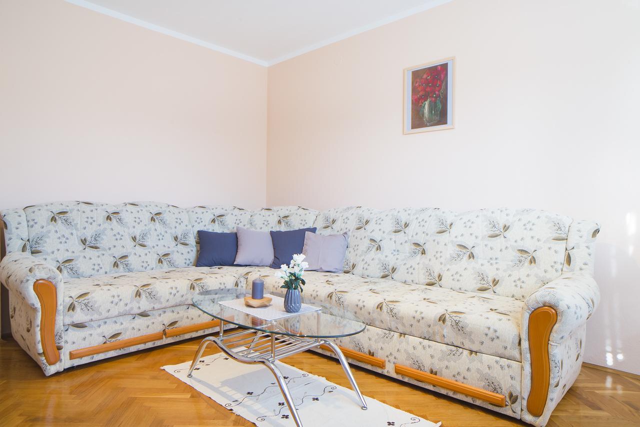 Apartment Ante Слуни Екстериор снимка