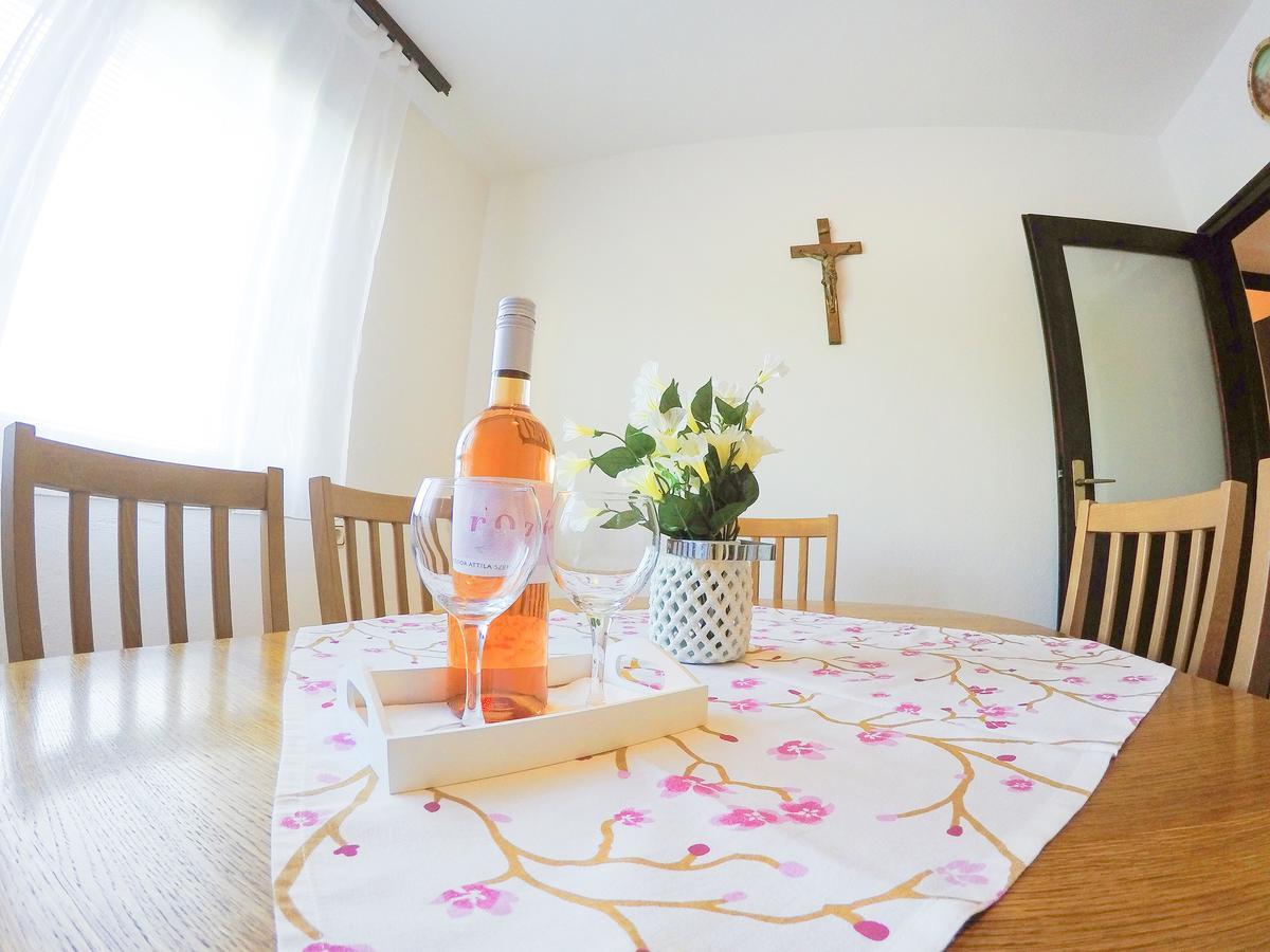 Apartment Ante Слуни Екстериор снимка