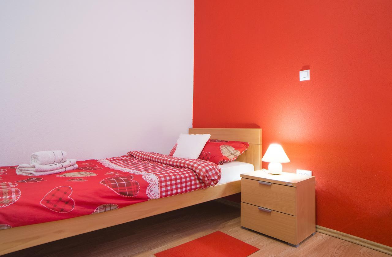 Apartment Ante Слуни Екстериор снимка