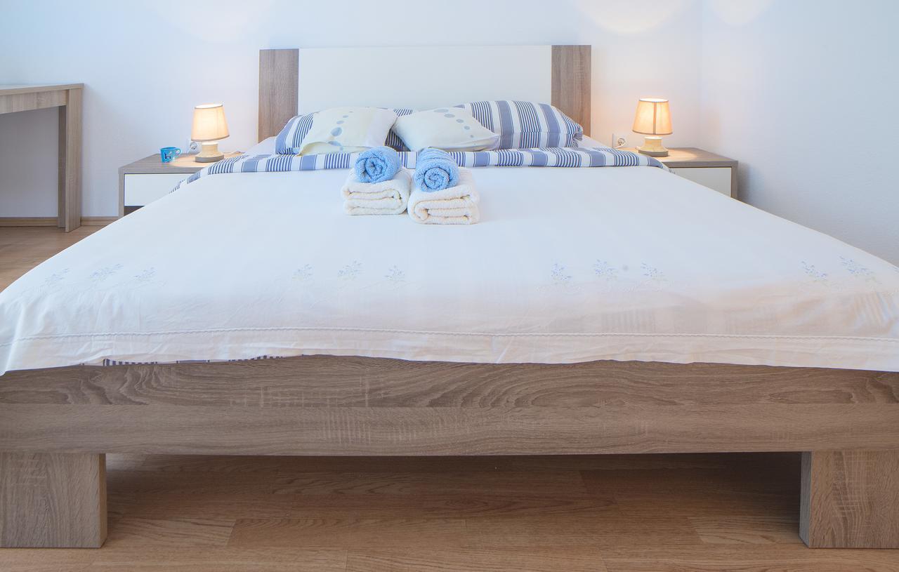 Apartment Ante Слуни Екстериор снимка