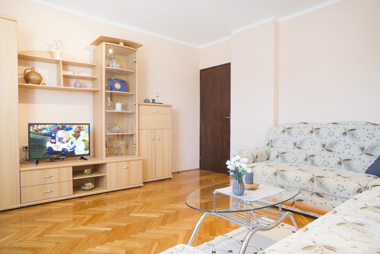 Apartment Ante Слуни Екстериор снимка
