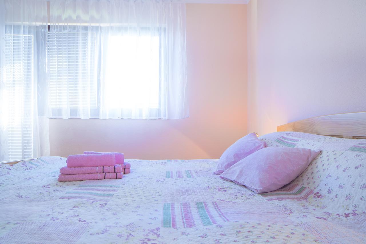 Apartment Ante Слуни Екстериор снимка